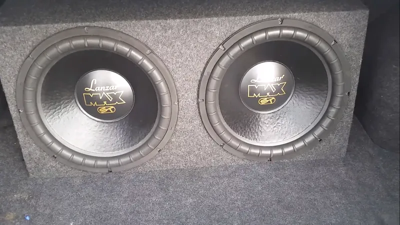 Fitting the Lanzar 12 Inch Car Subwoofer Speaker
