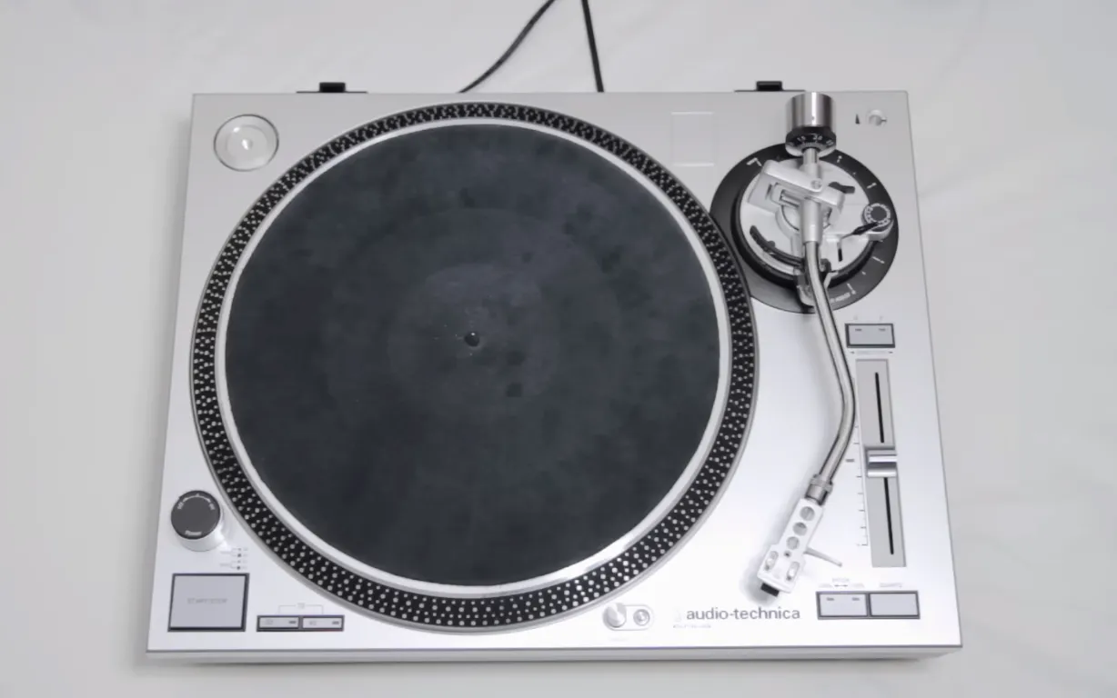 How to Use A Turntable Step-by-Step