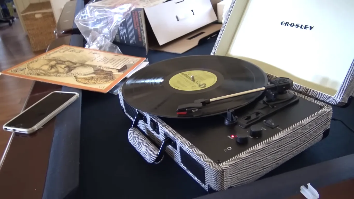 How to Use Record Player Victrola